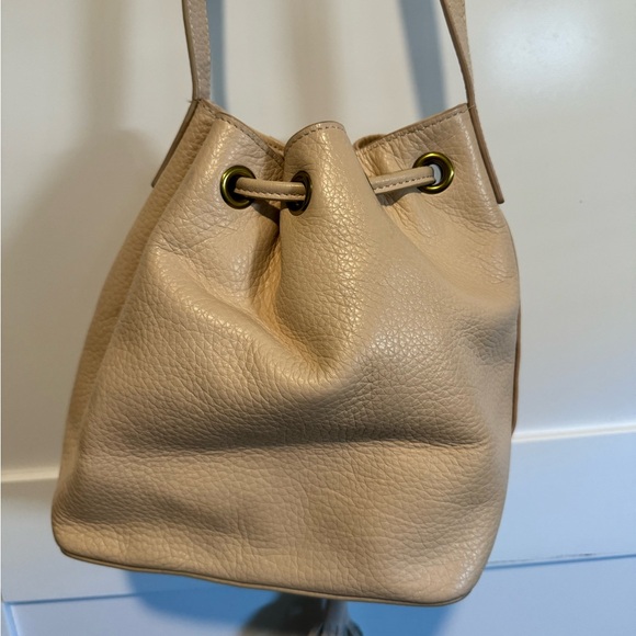 J. Crew Pink Leather Bucket Bag Tassel Enclosure crossbody - Picture 4 of 10